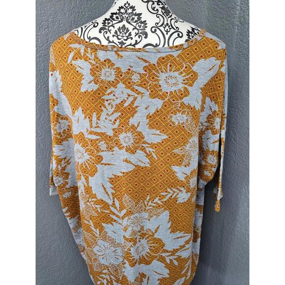 Women's LuLaRoe Blouse High-Low Short Sleeves Floral Size Large Topical Theme - Picture 10 of 11